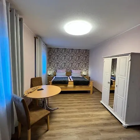 Apartman O&w Ferienzimmer Am Nuerburgring,