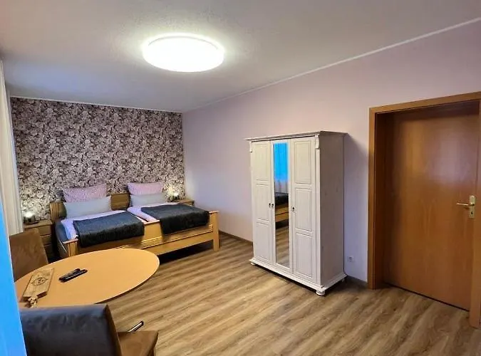 Апартаменты O&w Ferienzimmer Am Nuerburgring,